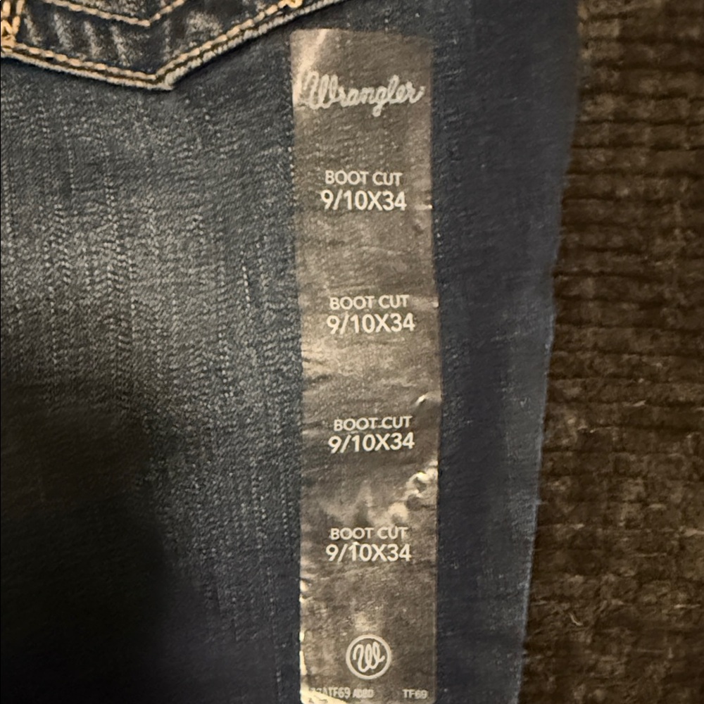 Stylish Women's Blue Flare Jeans - Picture 4 of 6